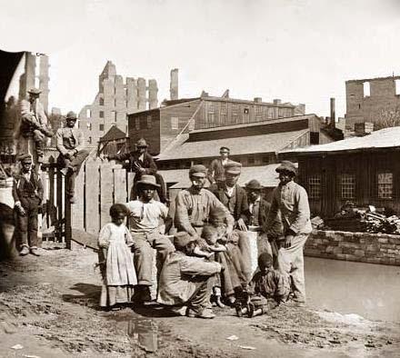 freed-slaves-in-richmond.jpg